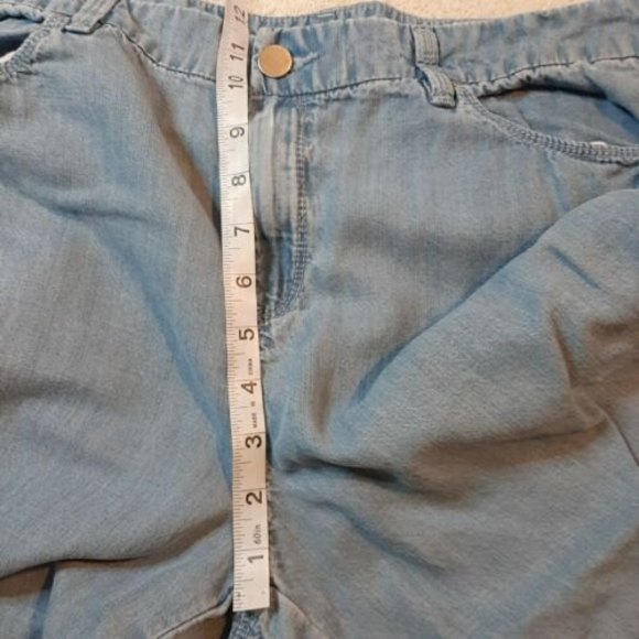 CHICOS Sz 1 8 Crop Women Platinum Collection Chambray Lightweight Wide Leg Pants - Picture 3 of 8